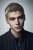 photo Miles Heizer